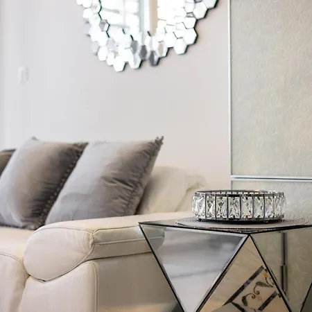 Luxury B&r *** Apartment Split