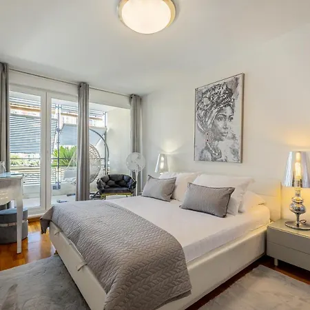 Luxury B&r *** Apartment *